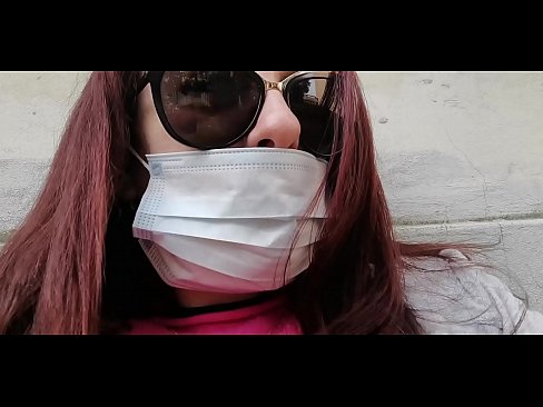❤️ تنتقم نيكوليتا من جارتها وتتبول في مرآبه (الحجر الصحي الإيطالي الخاص بكوفيد 19) الجنس الفيديو